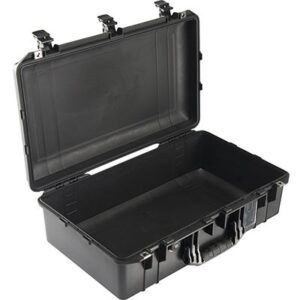 Peli 1555 Air Case 584 x 324 x 191 mm zonder schuim
